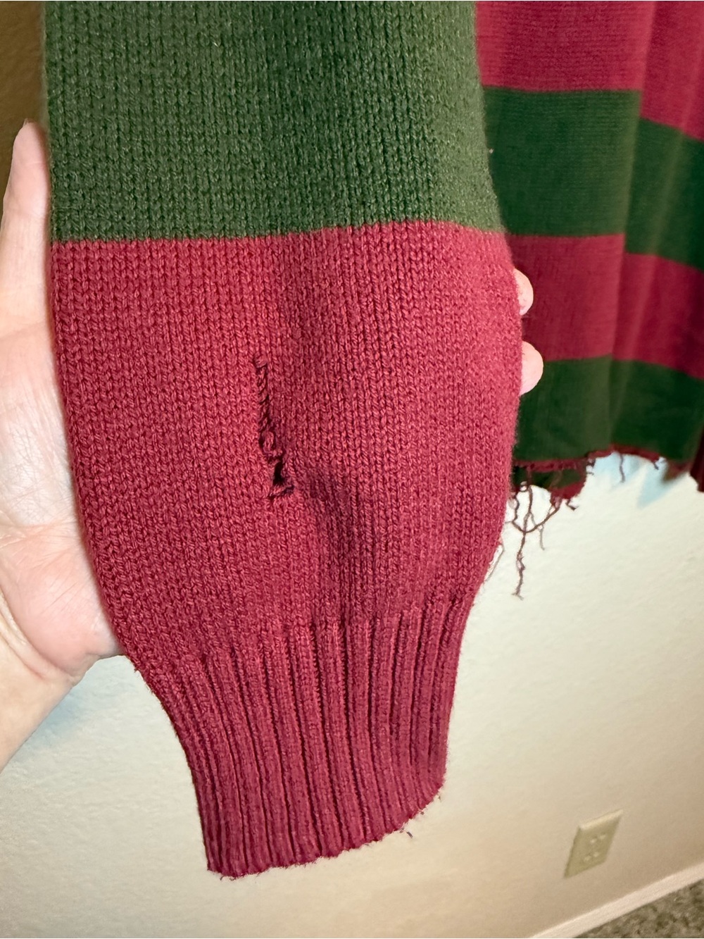 Freddy Kruger Nightmare on Elm Street Striped Sweater Unisex XL Red & Brown - Picture 5 of 11